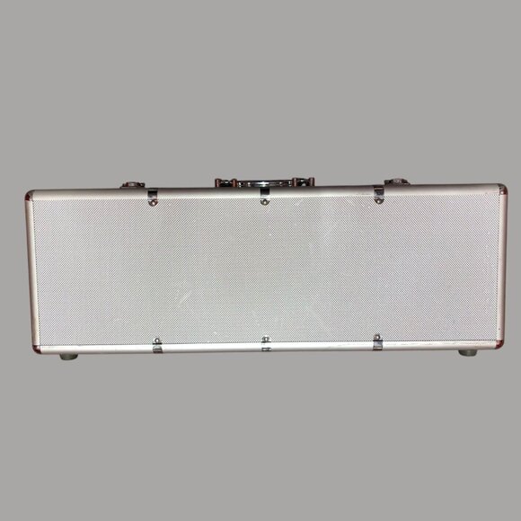 500-Piece Poker Chip Set With Aluminum Carrying Case Dealer Button & 2 Decks Of - Picture 4 of 5